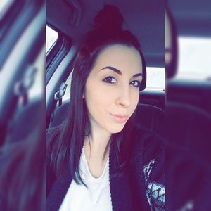 Meet your Posher, Arielle